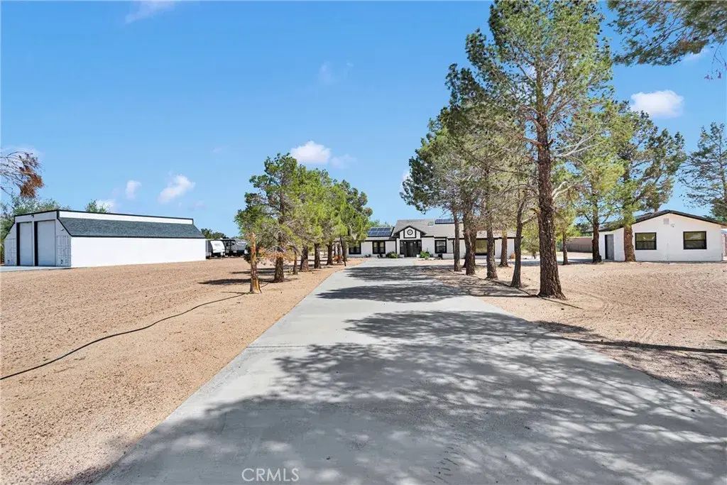 37077 Coyote Lake, Newberry Springs
