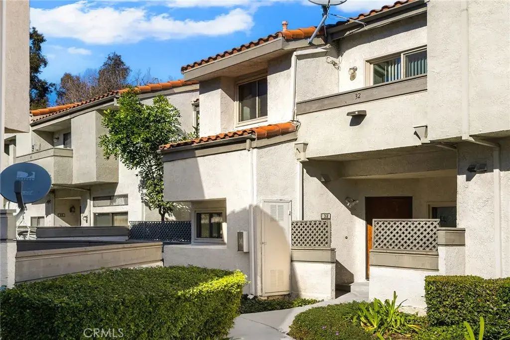 32 Willowcrest, Pomona