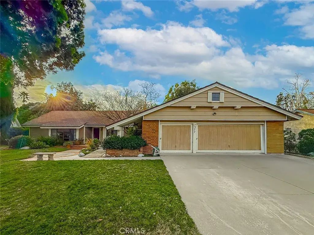 377 Oldstone Court, Simi Valley