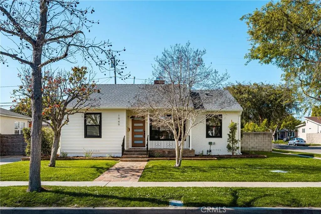 1949 Chatwin Avenue, Long Beach