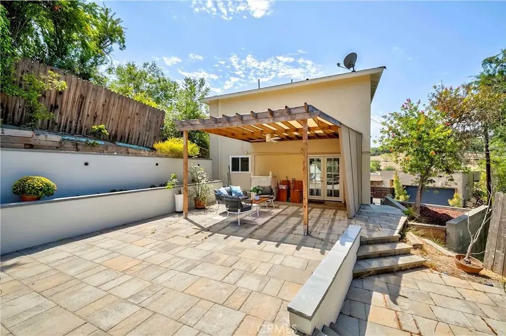 3745 Roberta, Los Angeles