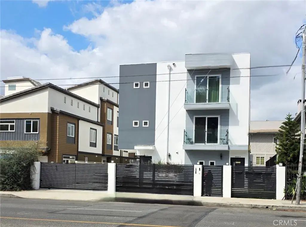 6845 N Haskell Avenue 1, Lake Balboa
