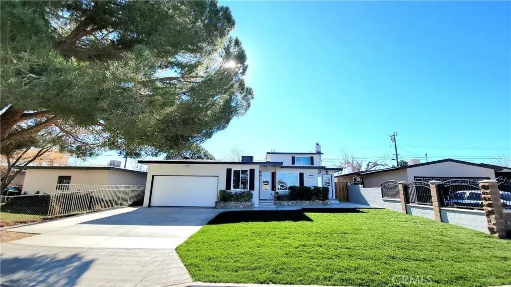 1826 E Avenue Q12, Palmdale