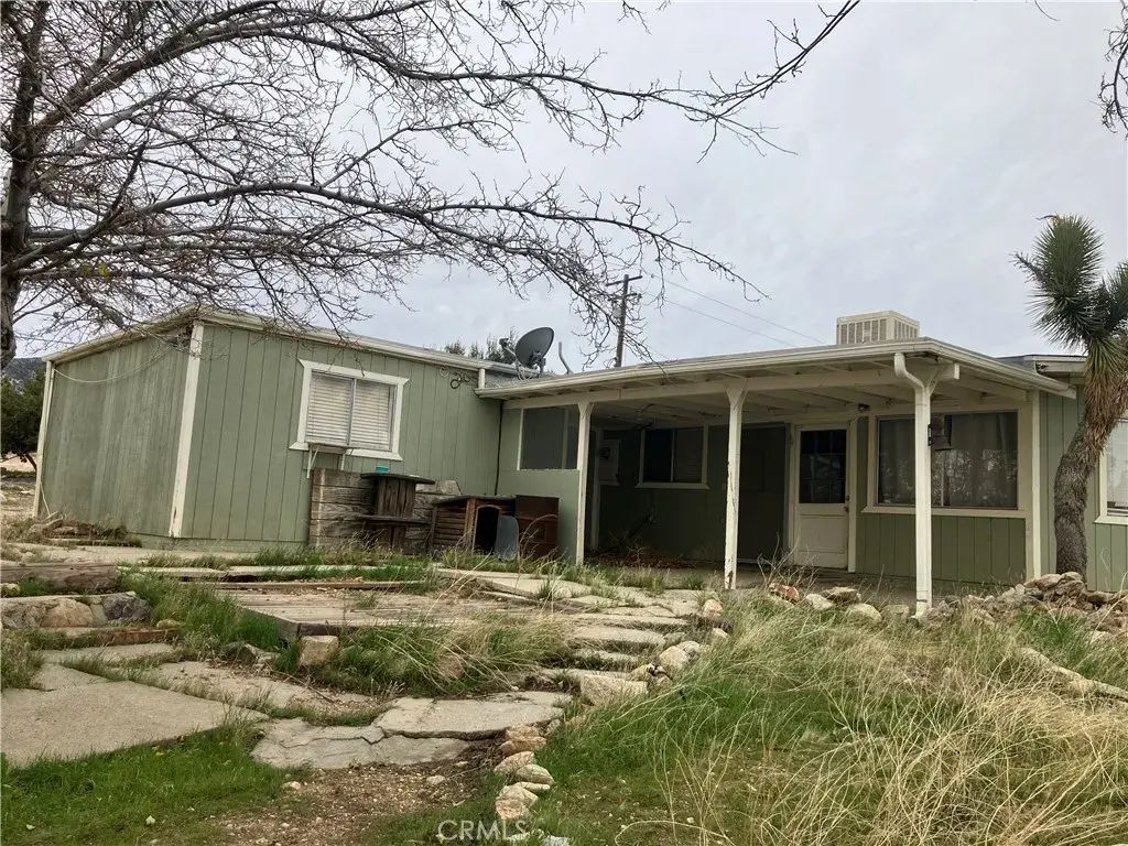 1366 Freds, Pinon Hills