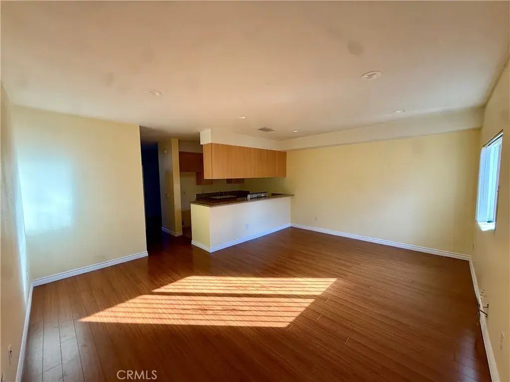 1050 N Kingsley Drive E, Los Angeles