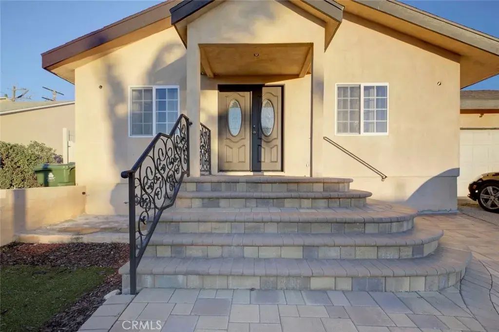 10624 Mcclemont Avenue, Tujunga