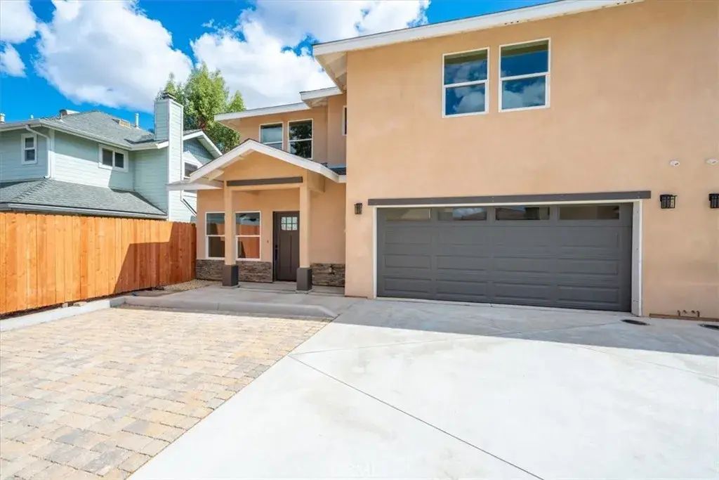 8393 Amapoa, Atascadero