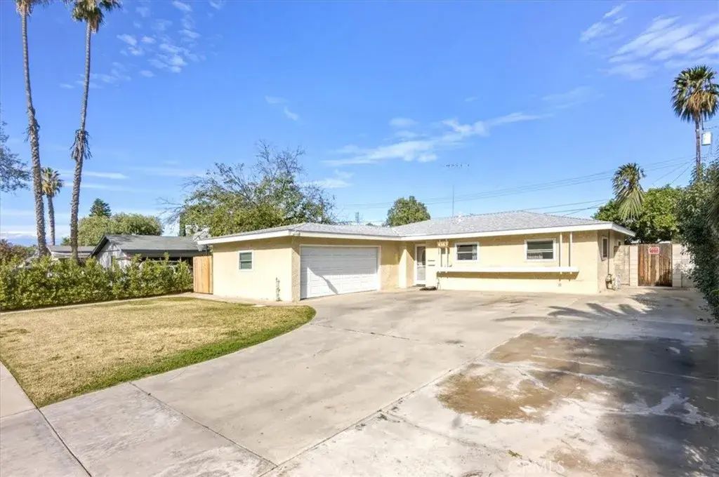 4363 Santee, Riverside
