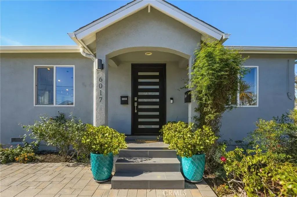 6017 Encino, Encino