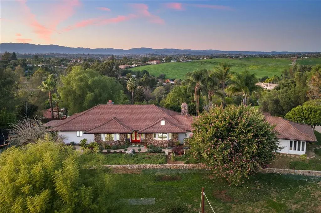 1650 Winterwarm Drive, Fallbrook