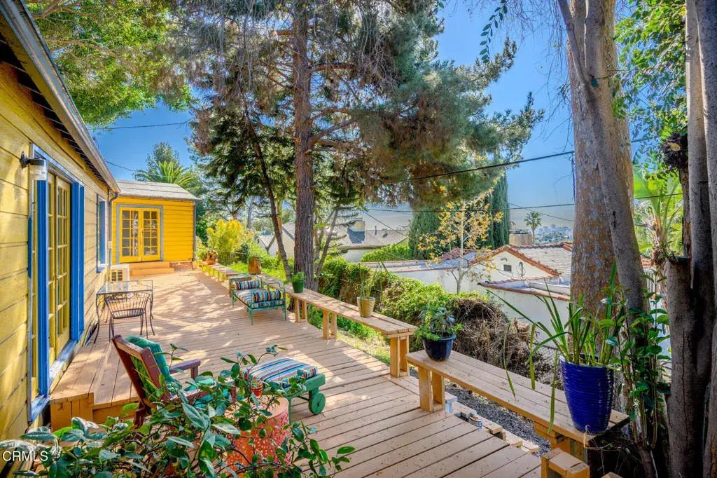 3864 Clayton Avenue, Los Angeles