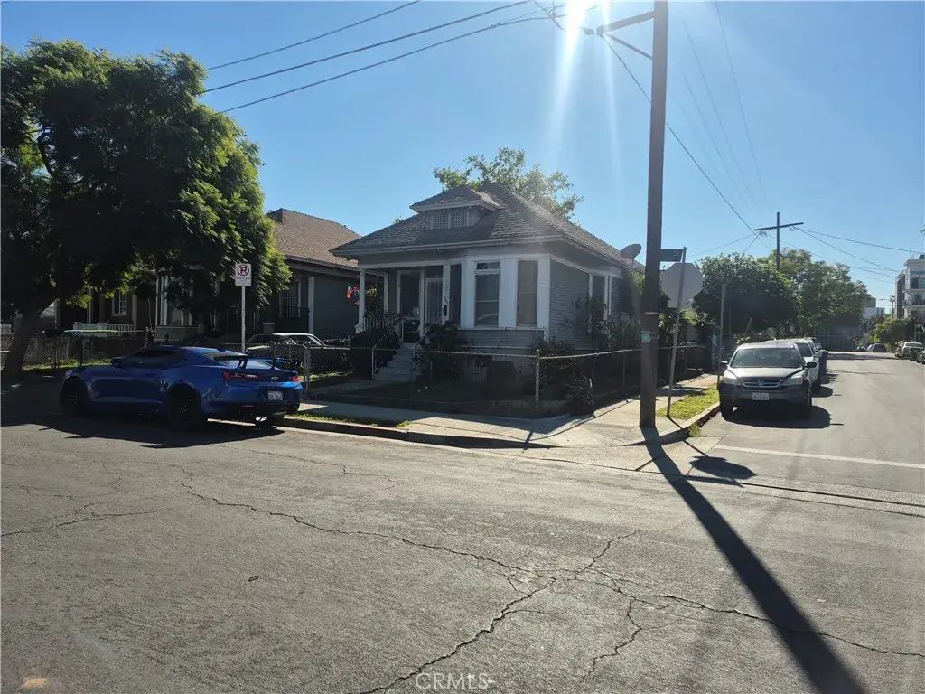 2600 E 2nd, Los Angeles