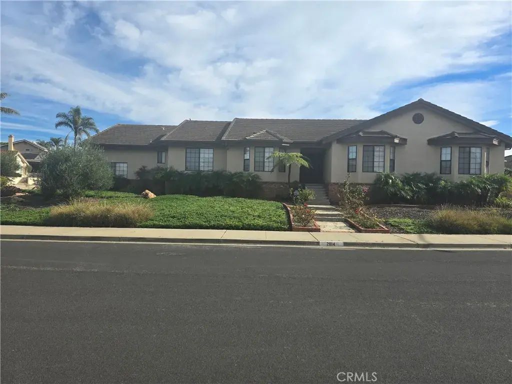 2814 Stardust, Santa Maria