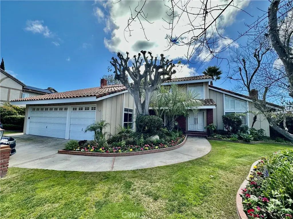 12 Country Meadow Road, Rolling Hills Estates
