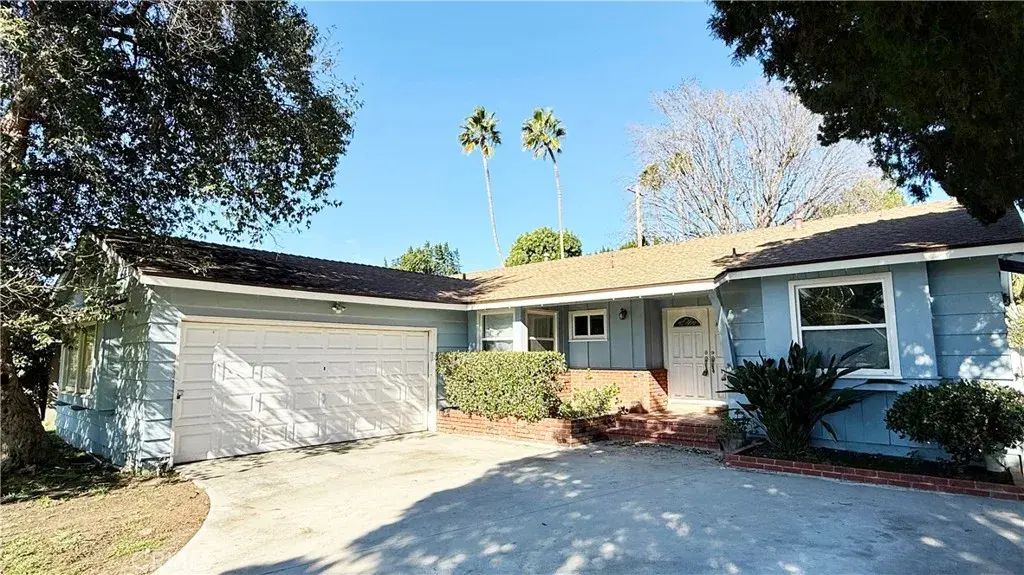 16121 Liggett, North Hills