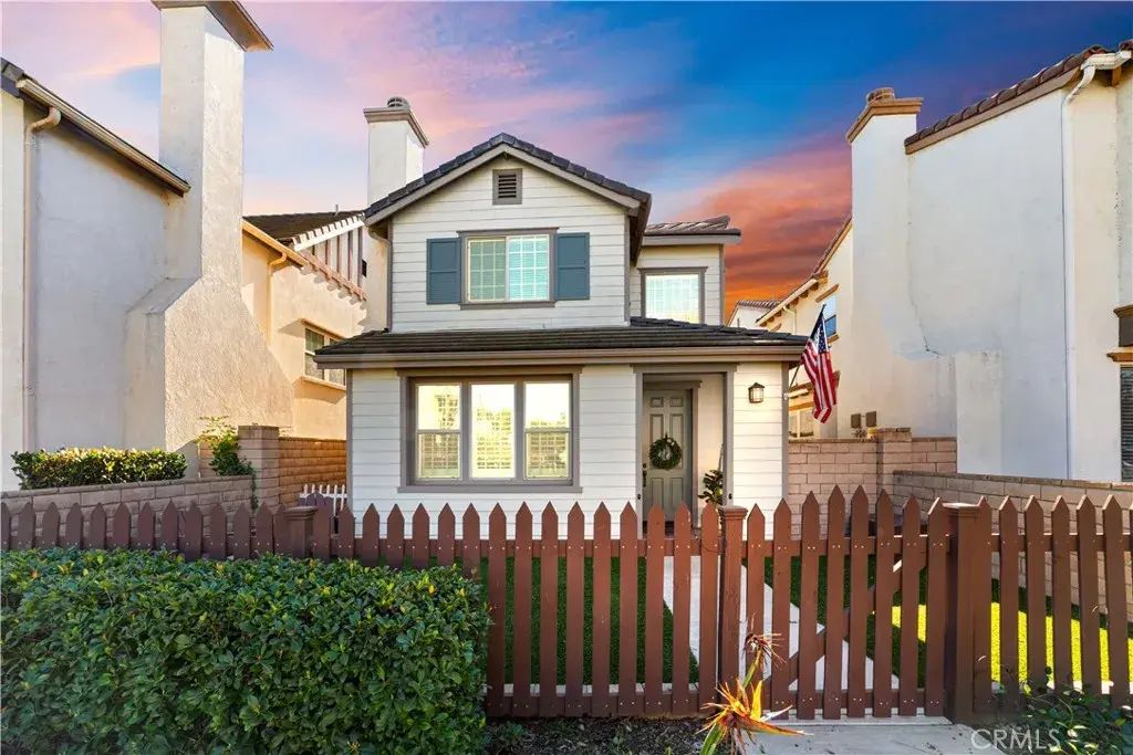 864 Calaveras, Corona