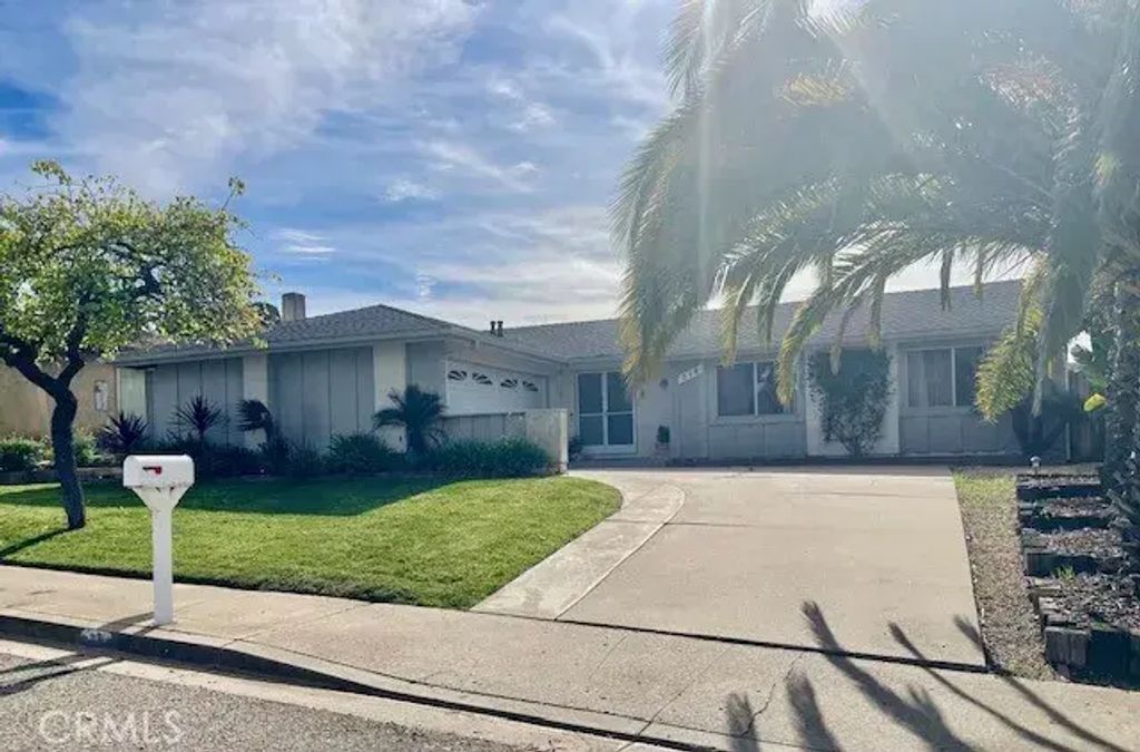 218 Highland, Santa Maria