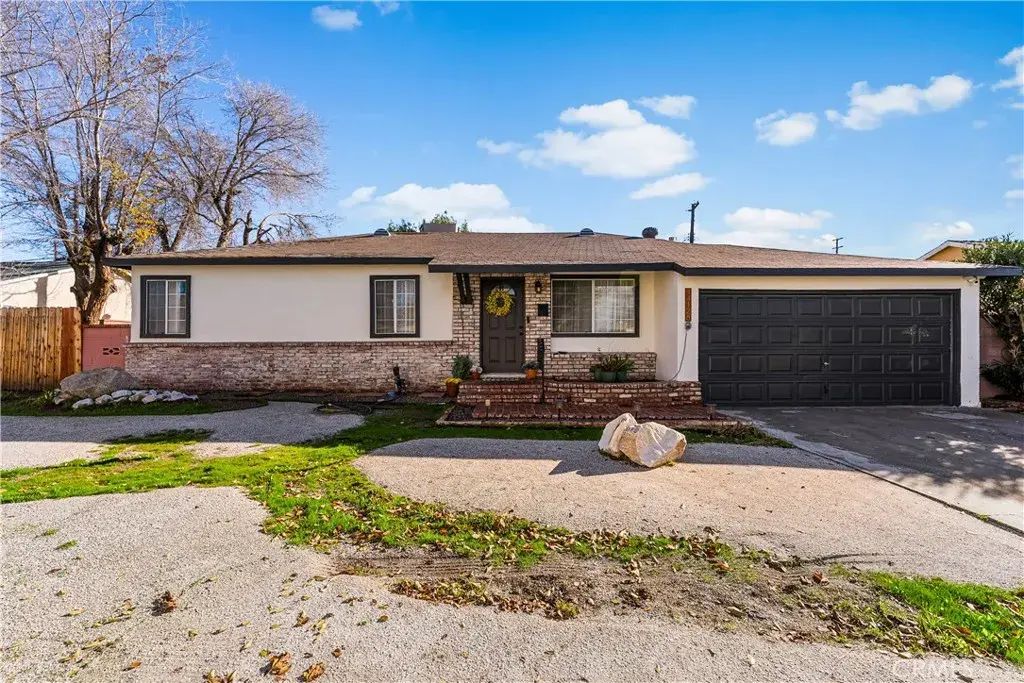 44128 Anvers Avenue, Lancaster