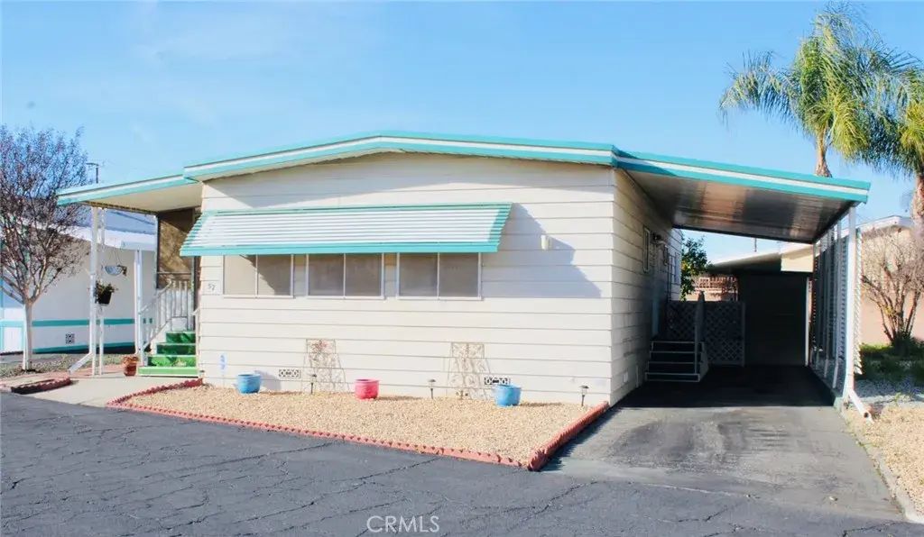 332 N Lyon 57, Hemet