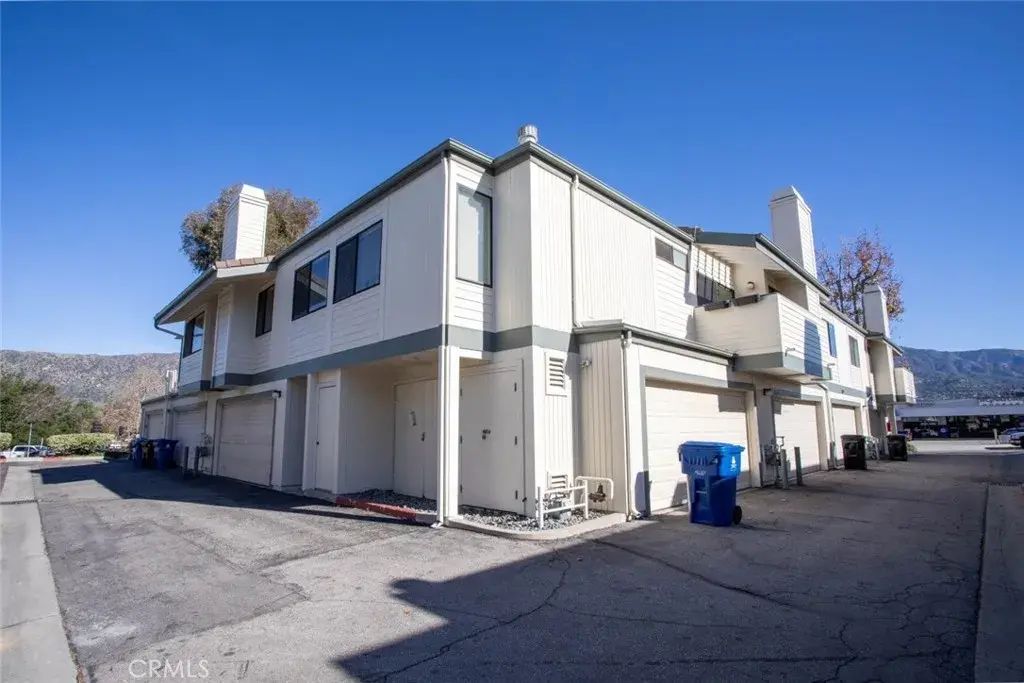 10475 Newhome Avenue 6, Sunland