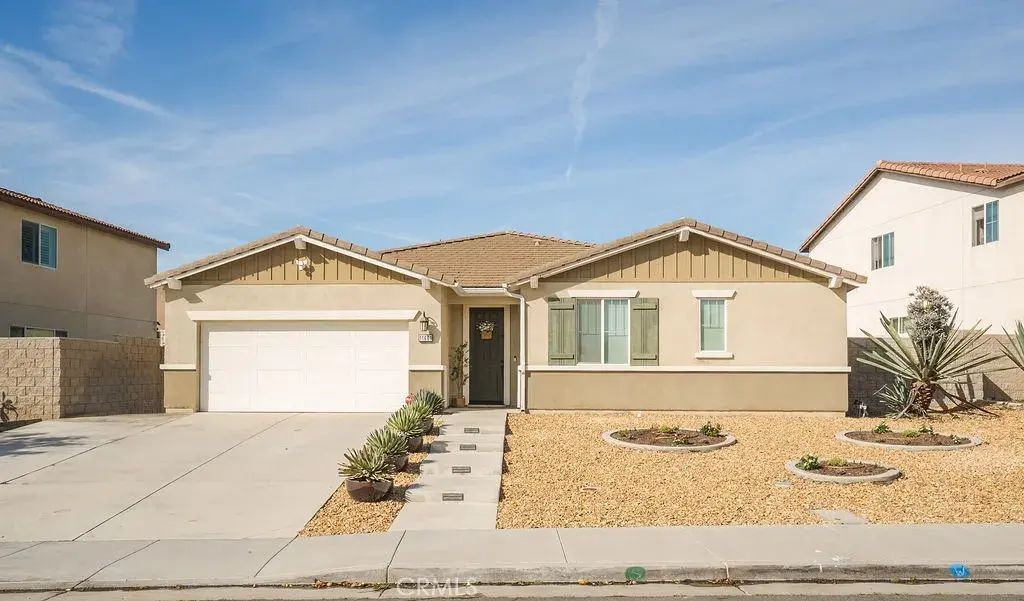 11661 Forsythia, Jurupa Valley