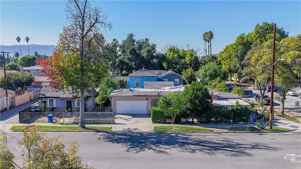 712 W 7th, Pomona