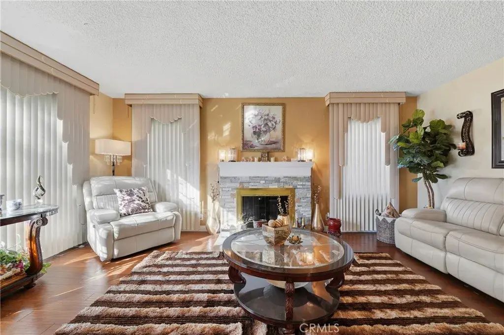 9716 S Van Ness, Los Angeles
