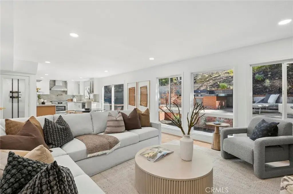 10222 Deerhill, Santa Ana