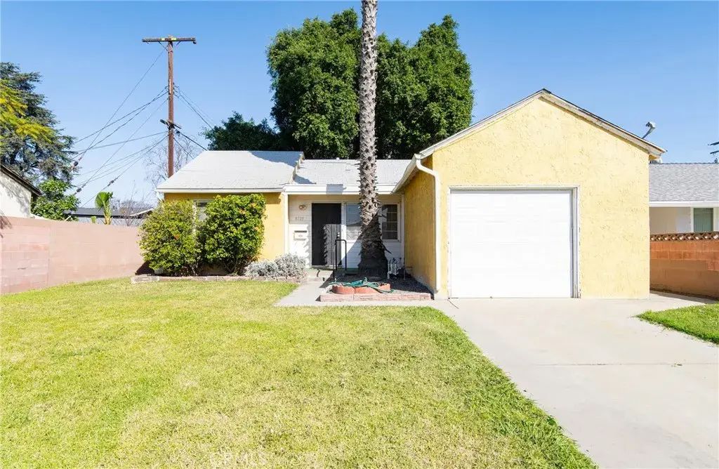 8725 Mccallum, Downey