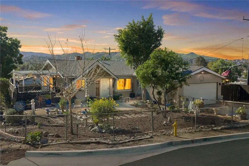 3201 Muriel Drive, Jurupa Valley