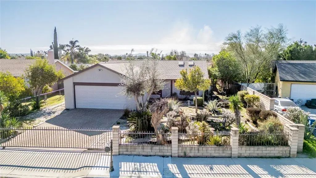 4194 Columbia Avenue, Riverside