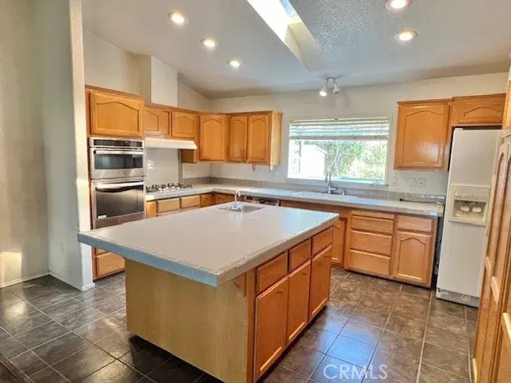 4040 Piedmont 283, Highland