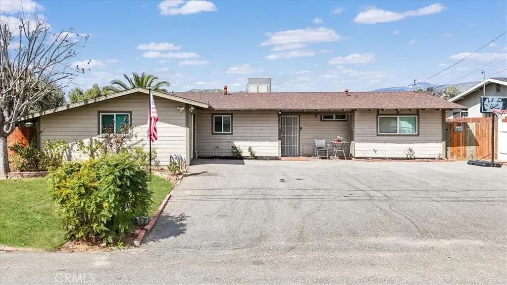 33962 Clark, Yucaipa