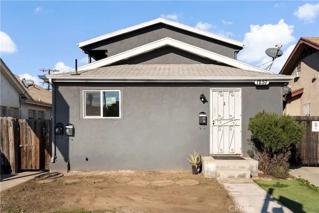 1257 W Vernon, Los Angeles
