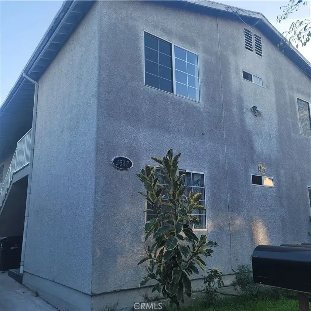 2632 W 16th, Los Angeles