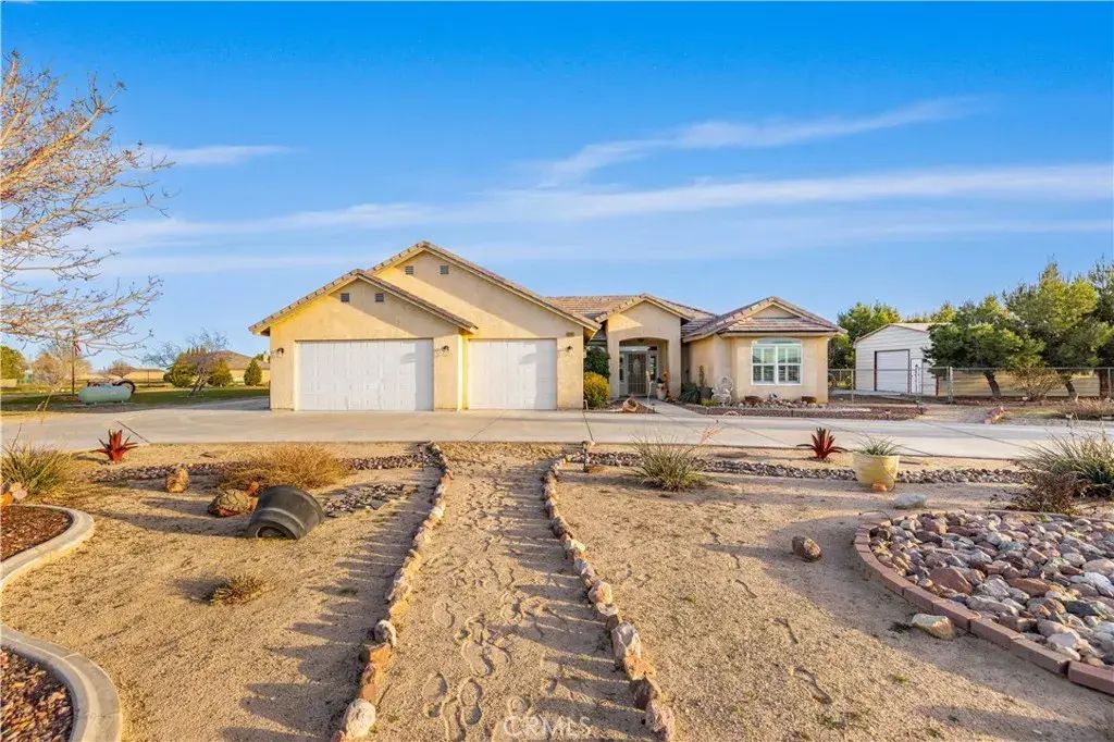 8346 W Avenue D4, Lancaster