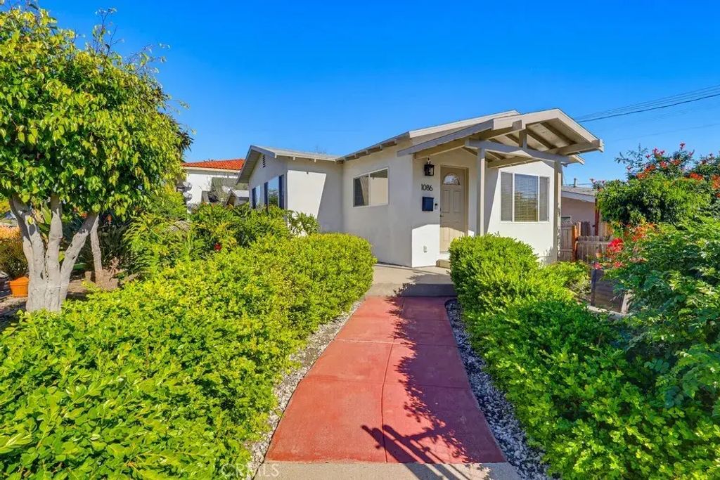 1086 W 13th, San Pedro