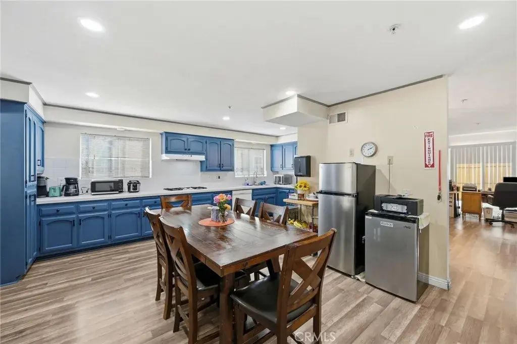 27828 Parkvale, Saugus