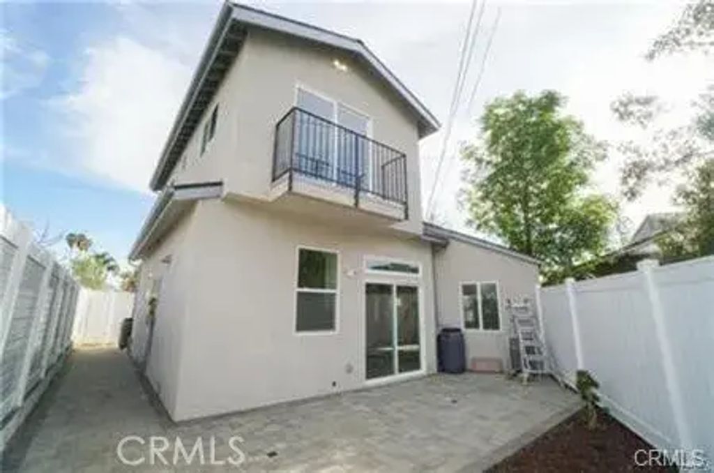 17021 Burton Street, Lake Balboa