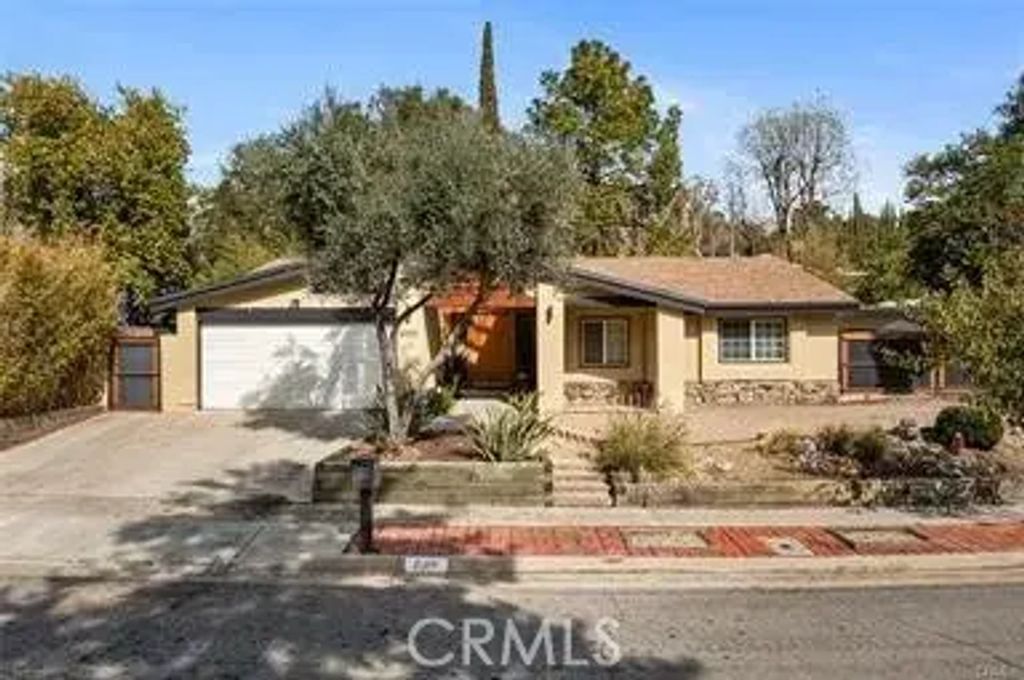 21301 Bellini, Topanga