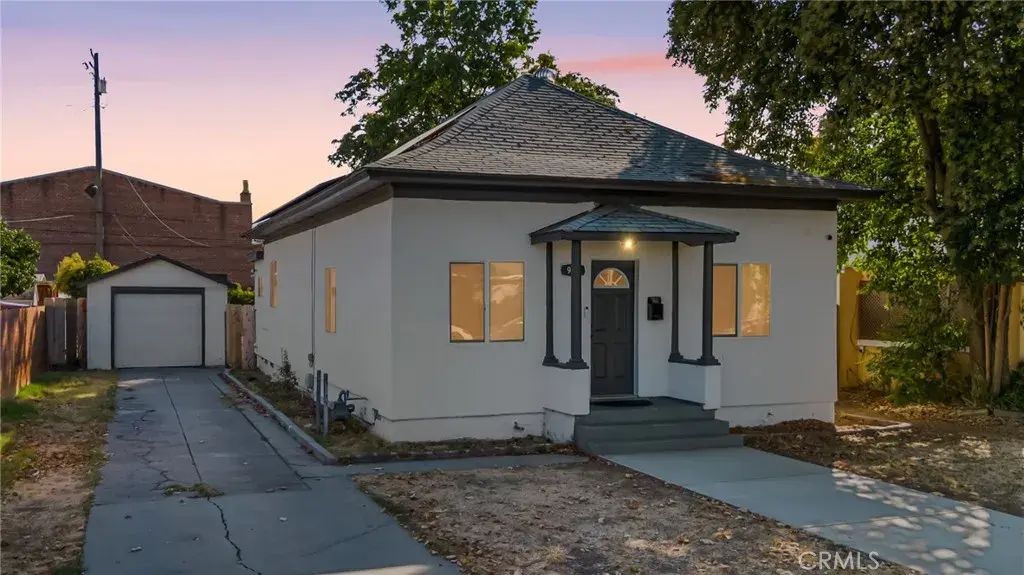 944 W 18th, Merced