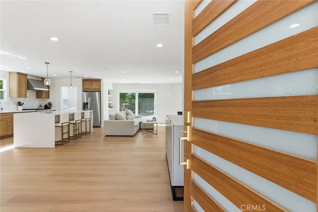 24258 Highlander, West Hills