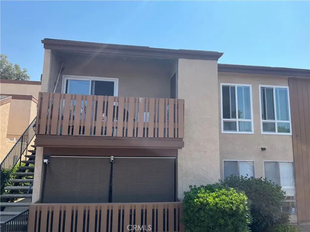 1051 Rock Springs 241, Escondido