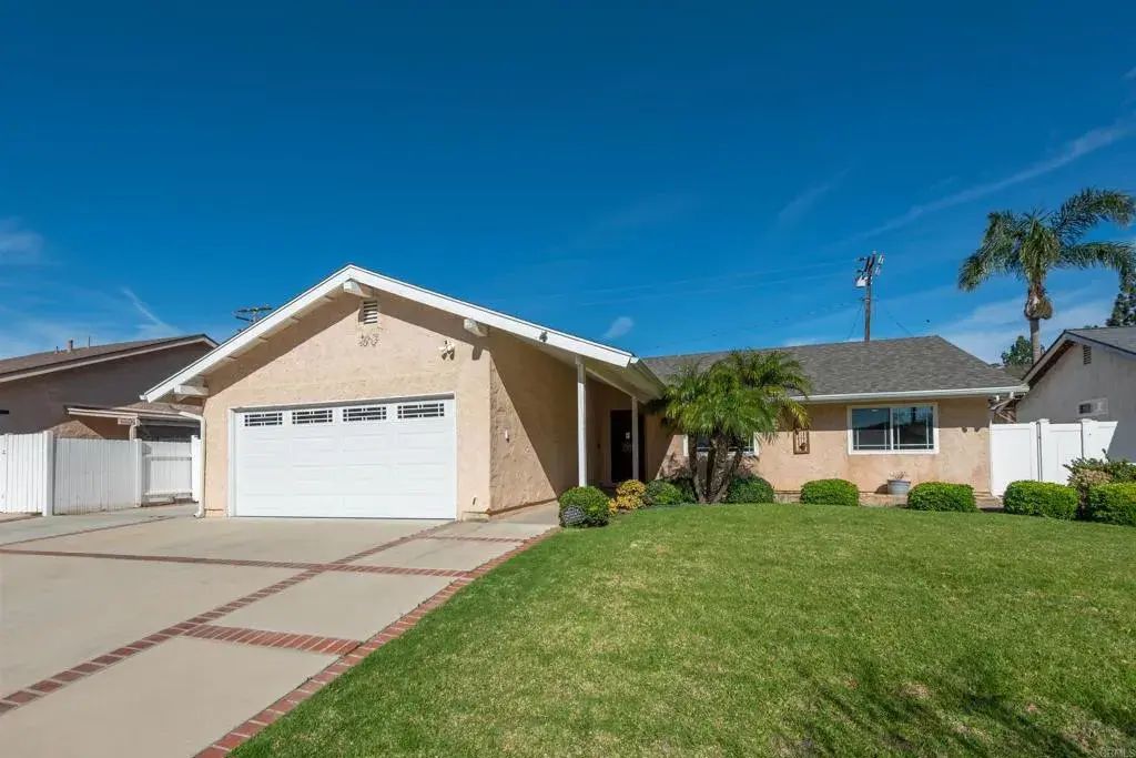 1693 Downing Street, Simi Valley