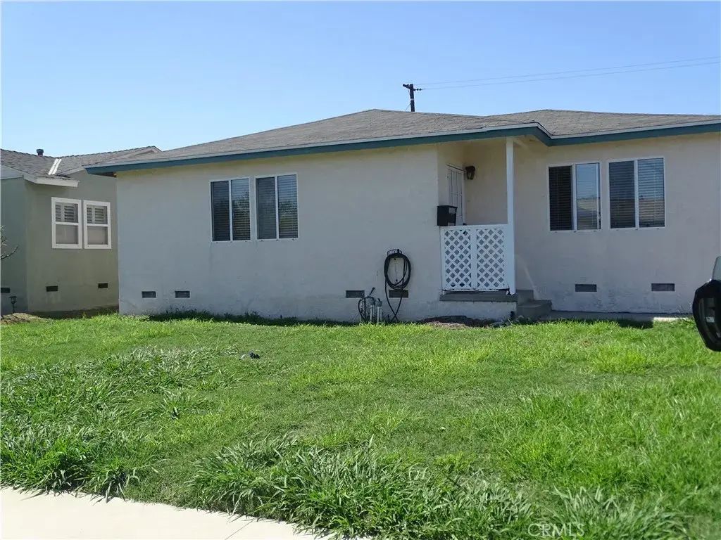 21141 Berendo, Torrance