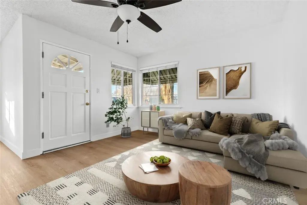 1149 W Avenue H11, Lancaster
