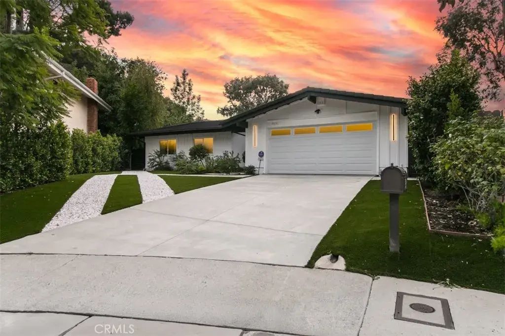 19291 Berclair Lane, Tarzana