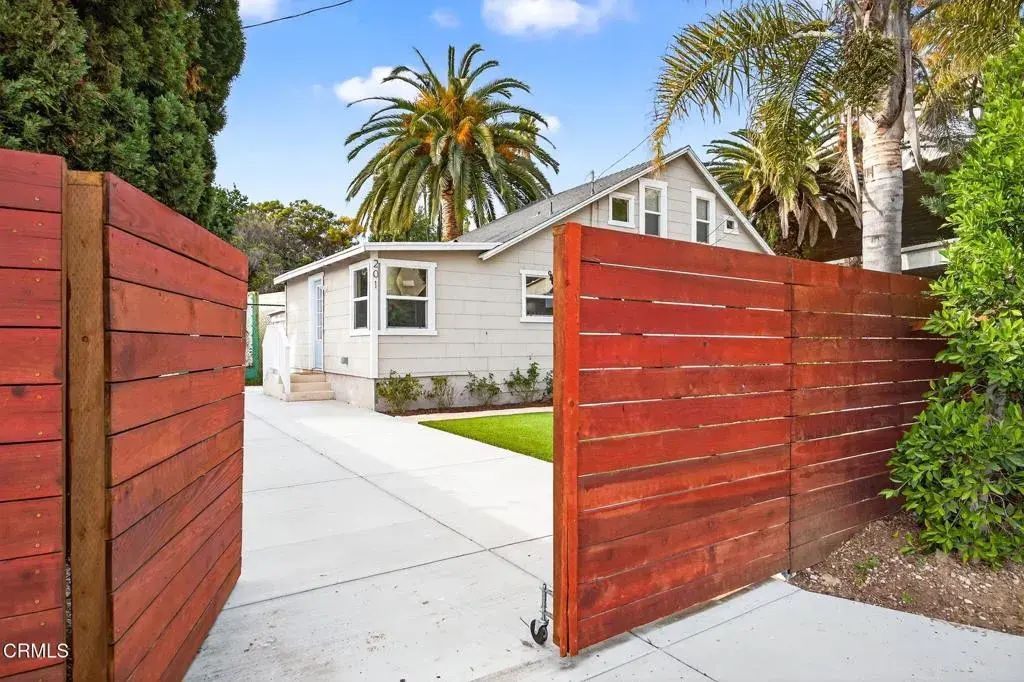 201 S Olive Street, Ventura