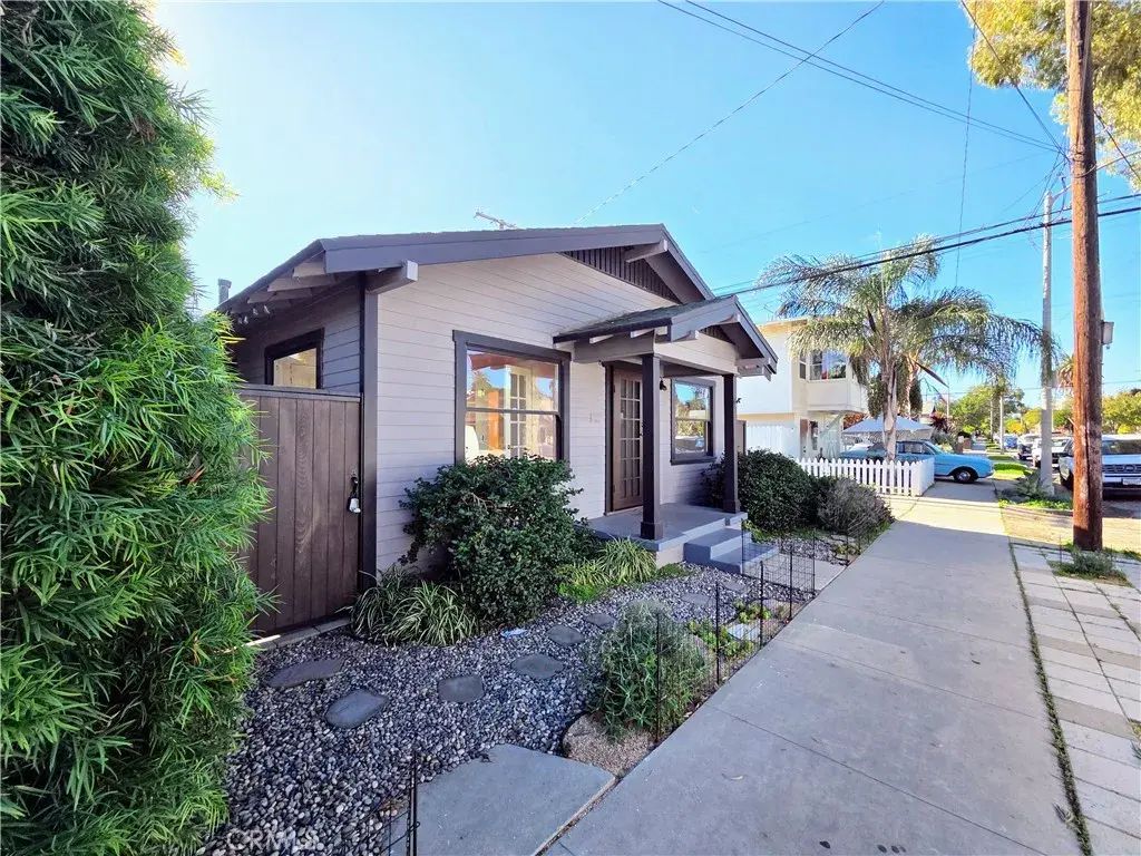 3624 E 8th Street, Long Beach