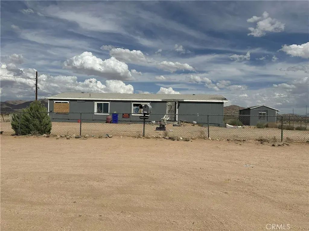 13033 Joshua, Apple Valley